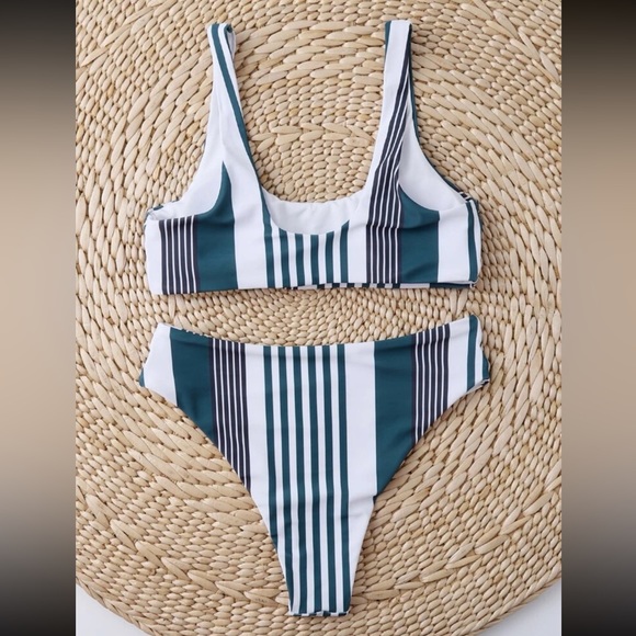 Women’s Bikini - Picture 2 of 3